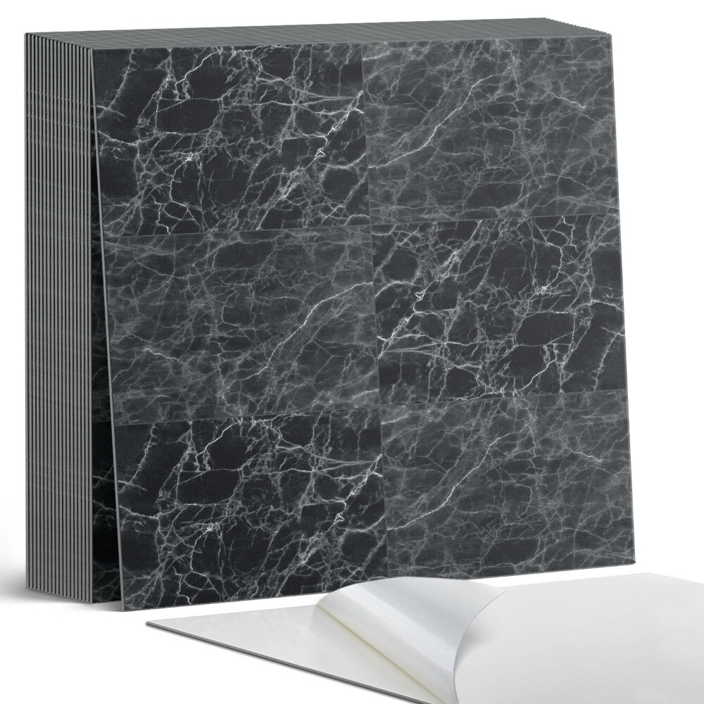 Samoprzylepne płytki na ścianę Marmurowa struktura z delikatnymi żyłkami