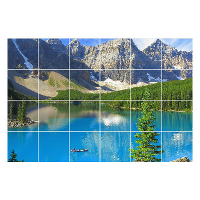 Naklejki samoprzylepne na kafelki Górski krajobraz z jeziorem