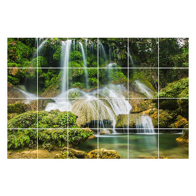 Okleina na płytki Wodospad w zielonym lesie