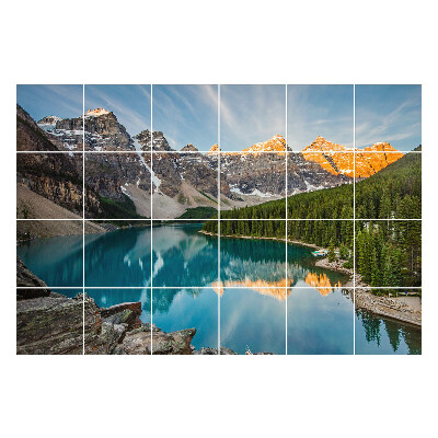 Naklejki na kafelki do kuchni Górski krajobraz z jeziorem