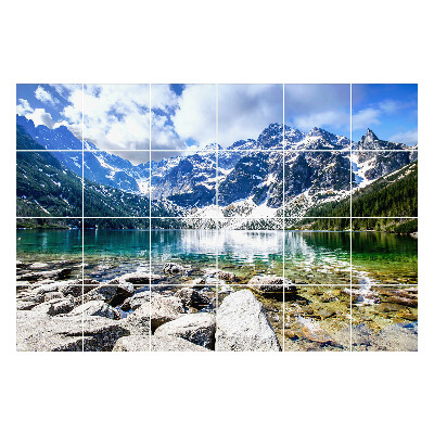 Naklejki samoprzylepne na kafelki Górski krajobraz z jeziorem