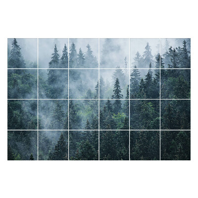 Naklejki samoprzylepne na kafelki Gęsty las w mgłę