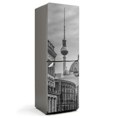 Naklejka na lodówkę Wieża telewizyjna w mieście